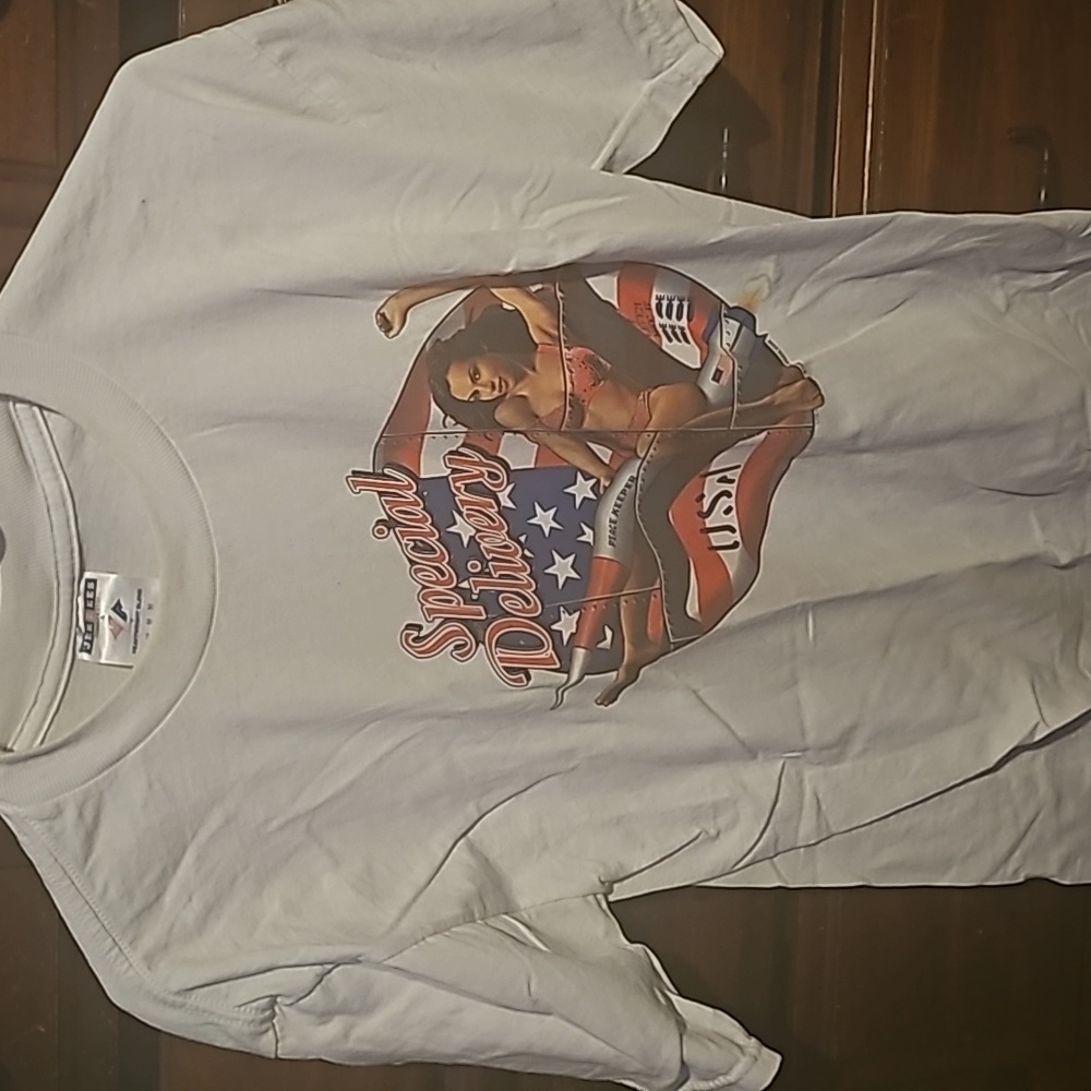 !!.          Mens M t shirt.        S2